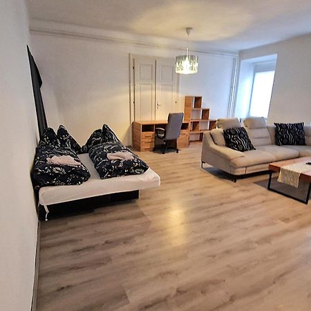 Ferienwohnung Gudzevic Ferien Unterkuenfte A 4 Gloggnitz Exterior foto