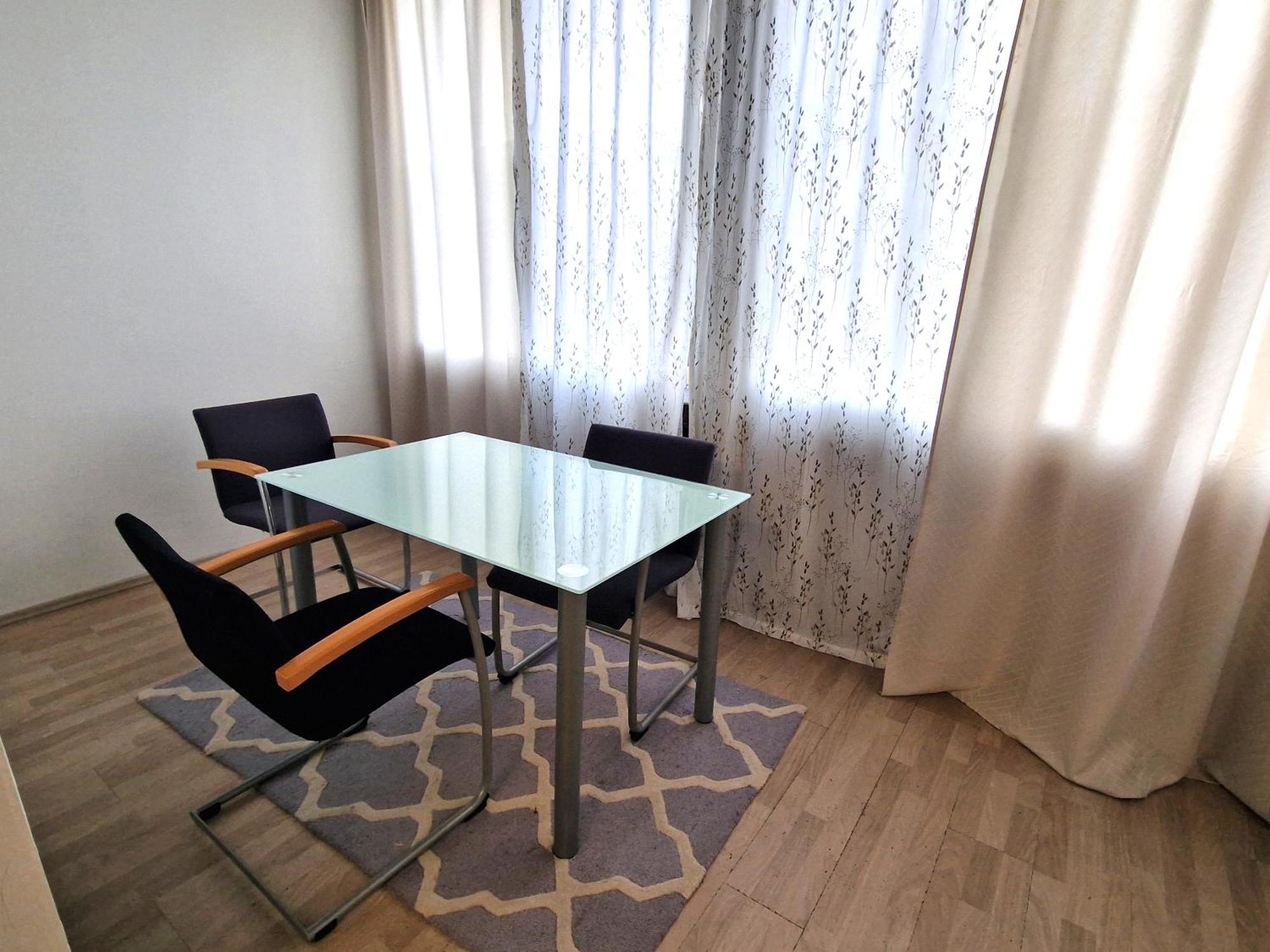 Ferienwohnung Gudzevic Ferien Unterkuenfte A 4 Gloggnitz Exterior foto